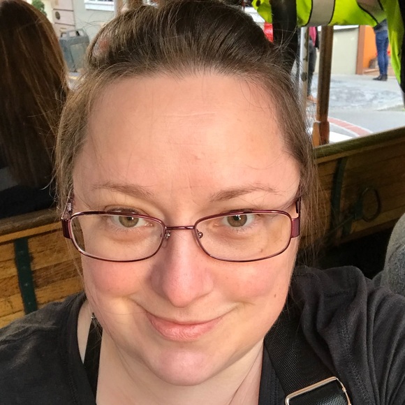 Meet your Posher, Kristina - Picture 2 of 2